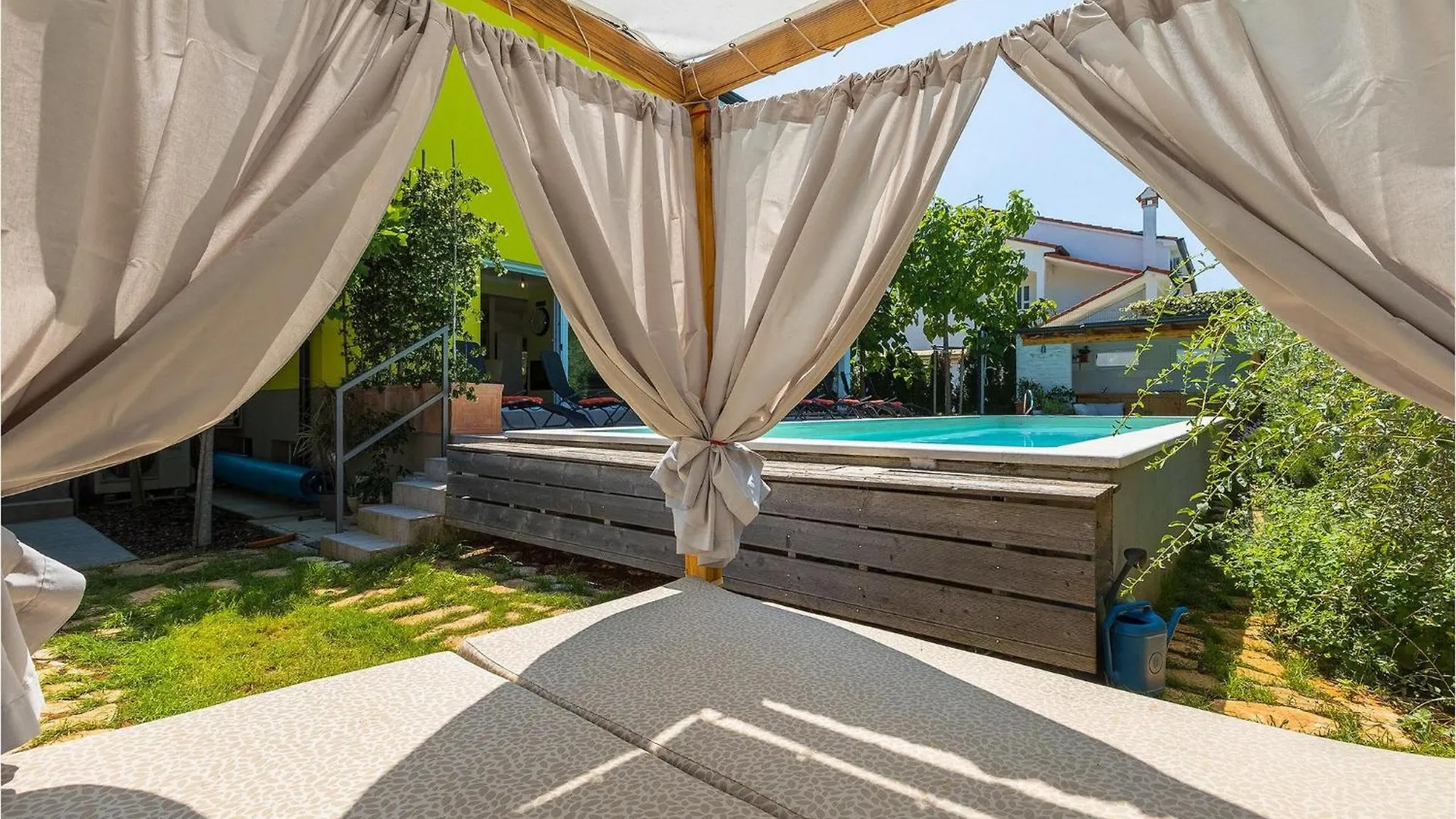 פורץ Villa Gaya